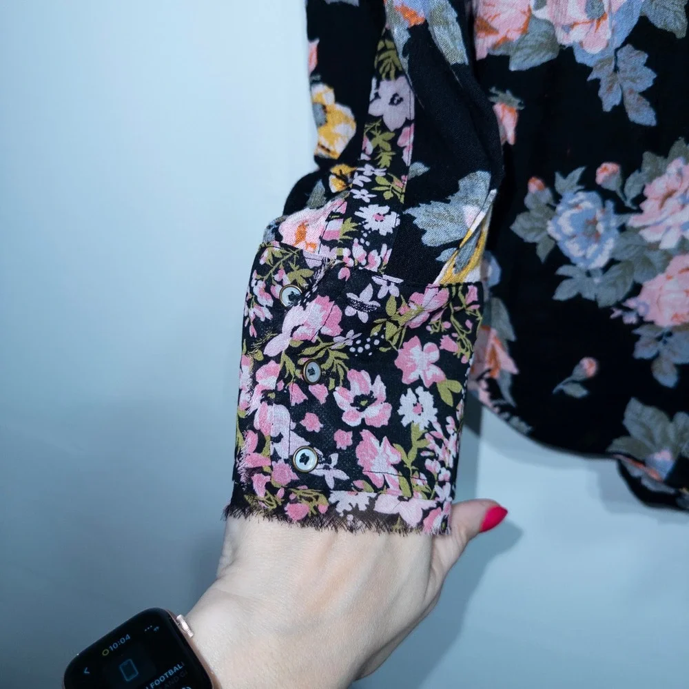 New Free People Black Floral Hold On To‎ Me Button Blouse Size XS